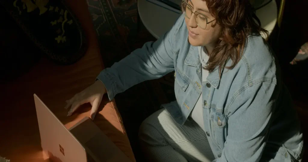 Service video call with Surface Laptop in POSCO is all about our service standart POSCO Digital - Діджитал Маркетинг це золото для нових продуктів на нових ринках збуту.